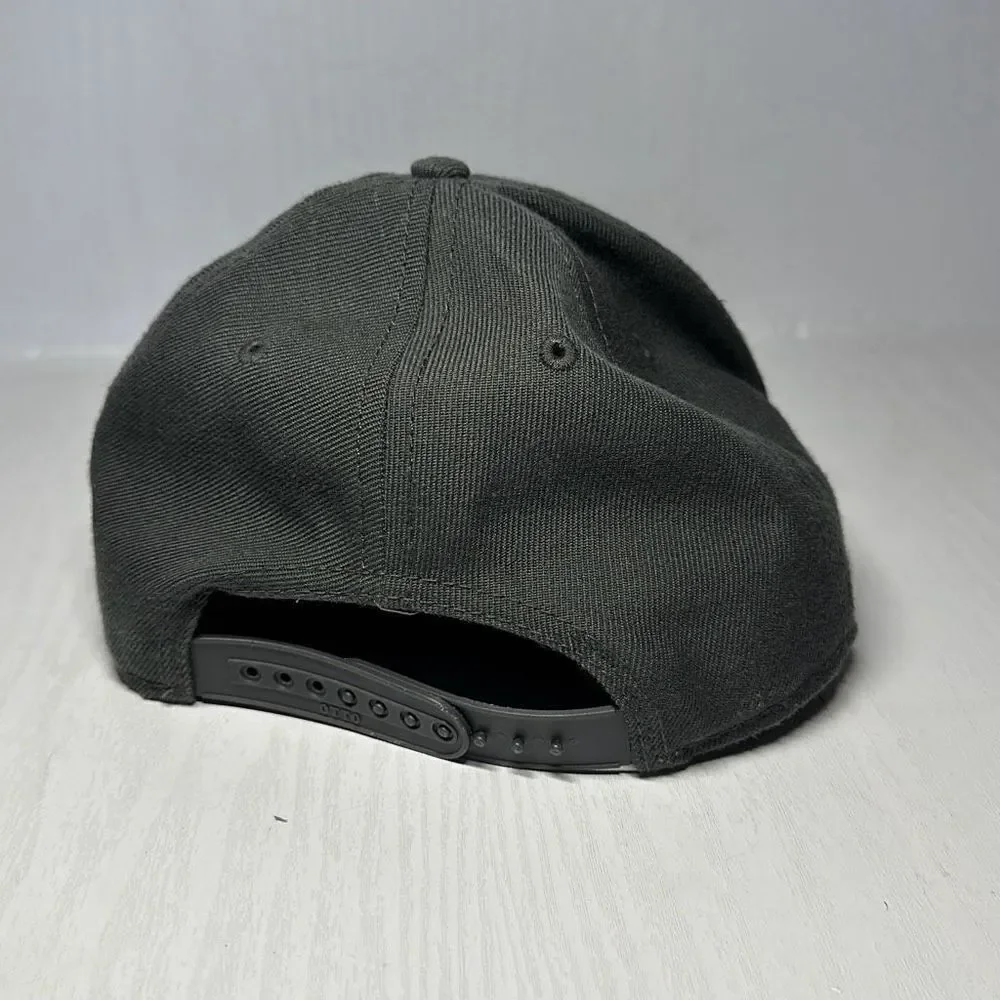 LeBron James Logo Gray Black SnapBack Hat Cap Otto‎ 85% Acrylic 15% Wool